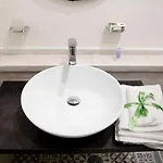 Handmade Rest 3* نابولي